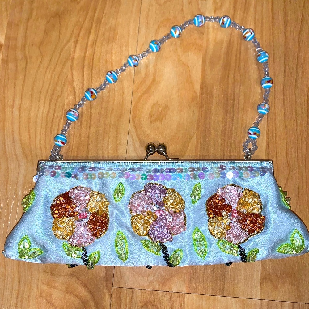 NWT Blue/Flower Beaded Purse